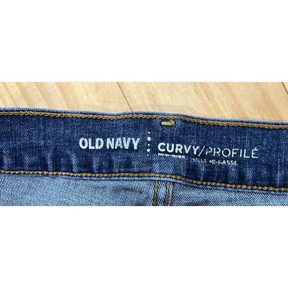 OLD NAVY Blue Curvy Profile Mid Rise Cut Off Jeans Womens Size 8 Petite - Picture 2 of 6
